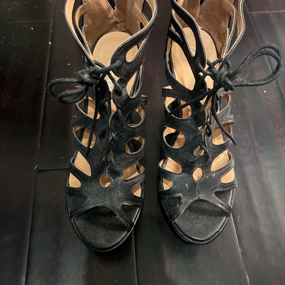 Sold - Picture 3 of 4